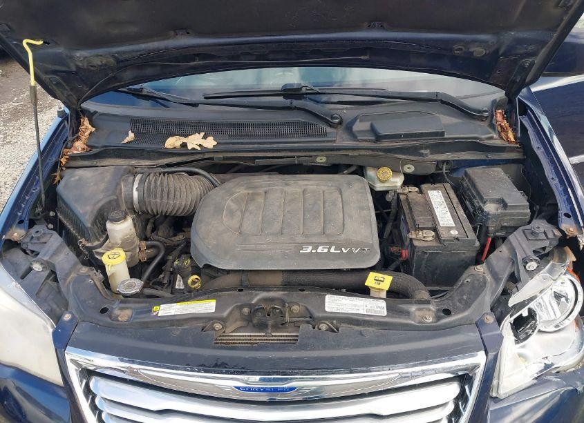 Photo 10 of 2013 Chrysler Town & COUNTRY TOURING (VIN 2C4RC1BG9DR559041)