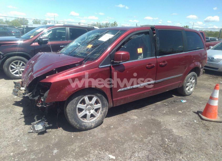 Photo 2 of 2013 Chrysler Town & COUNTRY TOURING (VIN 2C4RC1BG9DR583162)