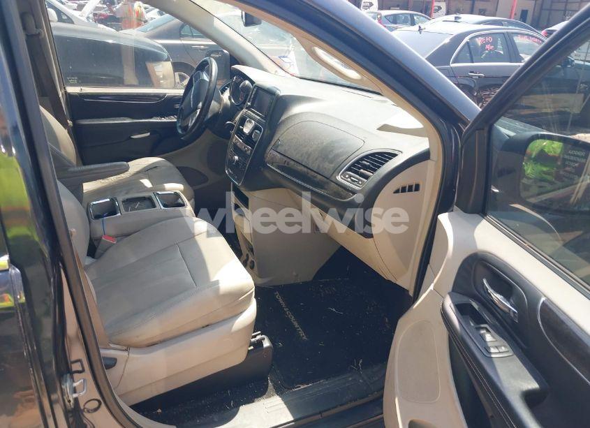 Photo 5 of 2013 Chrysler Town & COUNTRY TOURING (VIN 2C4RC1BG9DR594629)