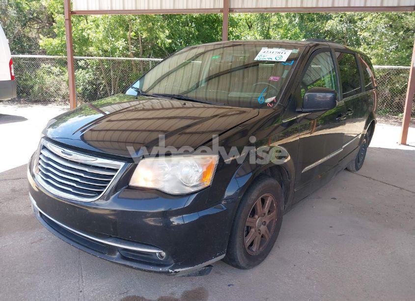 Photo 2 of 2013 Chrysler Town & COUNTRY TOURING (VIN 2C4RC1BG9DR638242)