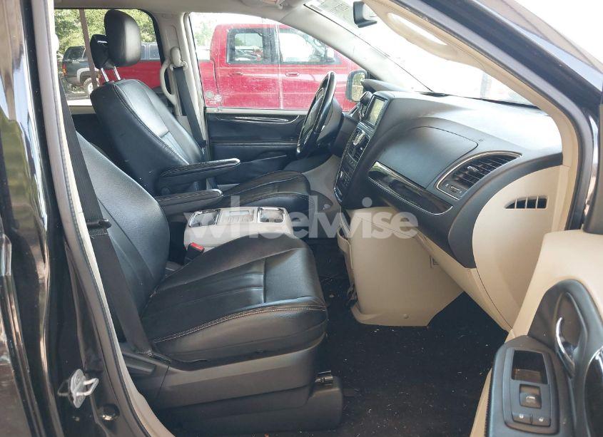 Photo 5 of 2013 Chrysler Town & COUNTRY TOURING (VIN 2C4RC1BG9DR638242)