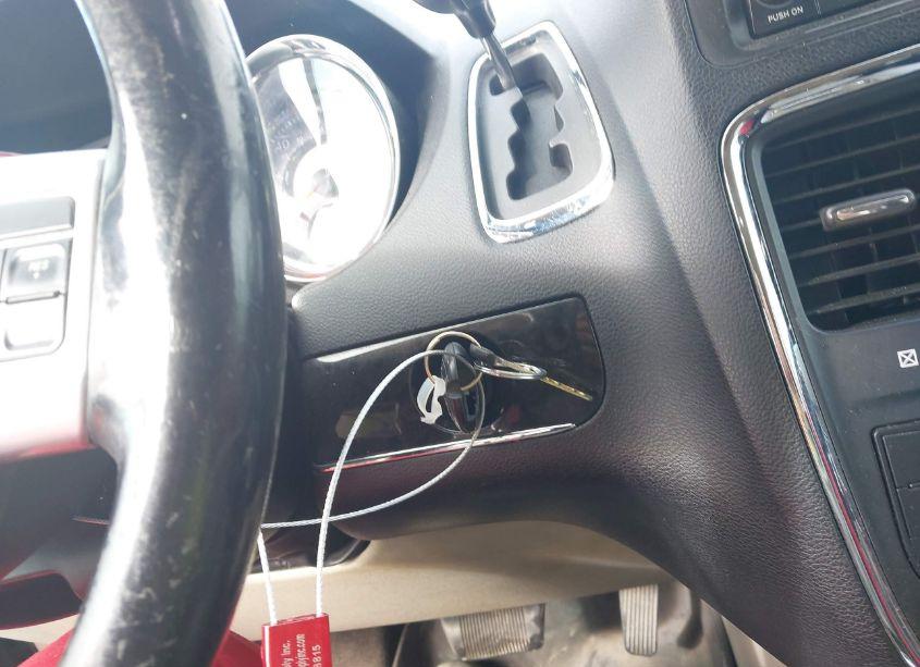 Photo 11 of 2013 Chrysler Town & COUNTRY TOURING (VIN 2C4RC1BG9DR658040)