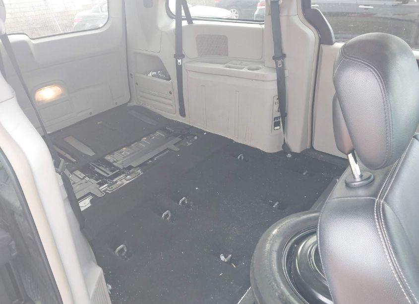 Photo 8 of 2013 Chrysler Town & COUNTRY TOURING (VIN 2C4RC1BG9DR658040)