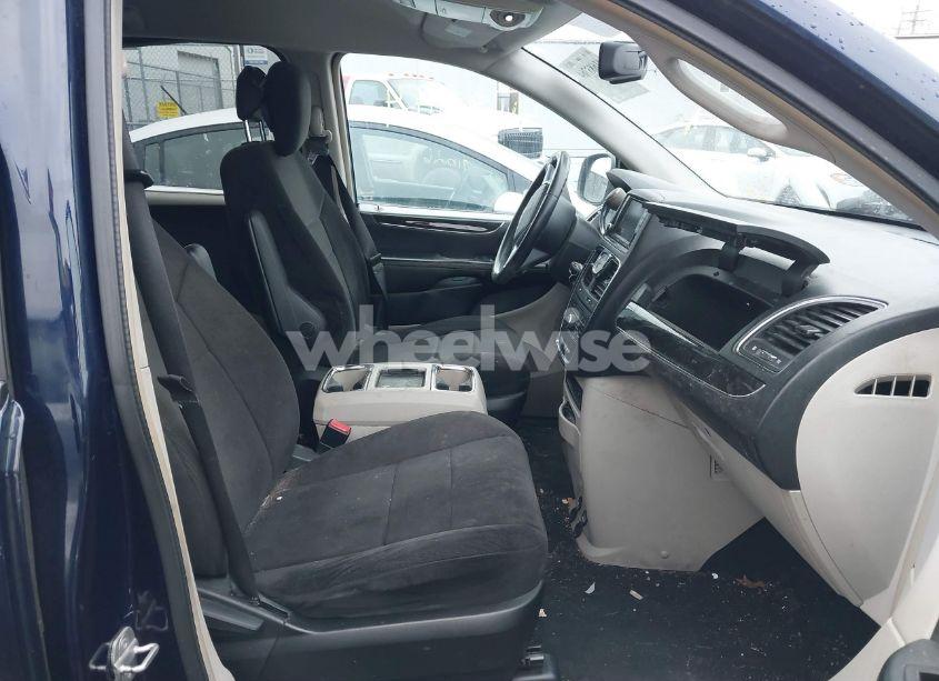 Photo 5 of 2013 Chrysler Town & COUNTRY TOURING (VIN 2C4RC1BG9DR670205)