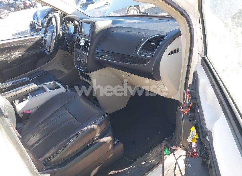 Photo 5 of 2013 Chrysler Town & COUNTRY TOURING (VIN 2C4RC1BG9DR714834)