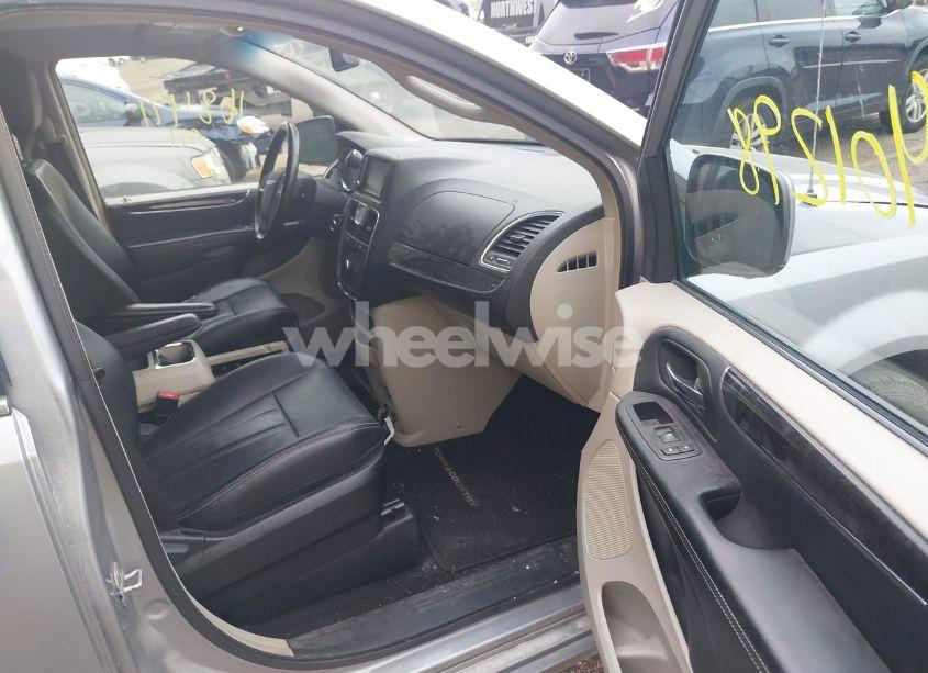 Photo 5 of 2013 Chrysler Town & COUNTRY TOURING (VIN 2C4RC1BG9DR722352)