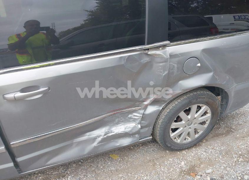 Photo 6 of 2013 Chrysler Town & COUNTRY TOURING (VIN 2C4RC1BG9DR722352)