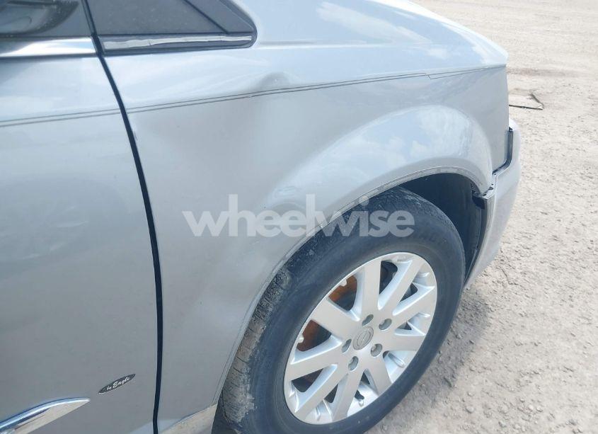 Photo 13 of 2013 Chrysler Town & COUNTRY TOURING (VIN 2C4RC1BG9DR726580)