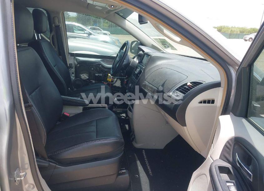 Photo 5 of 2013 Chrysler Town & COUNTRY TOURING (VIN 2C4RC1BG9DR726580)