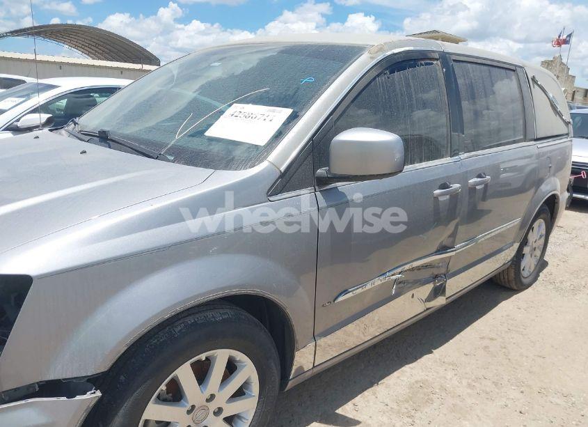 Photo 6 of 2013 Chrysler Town & COUNTRY TOURING (VIN 2C4RC1BG9DR726580)