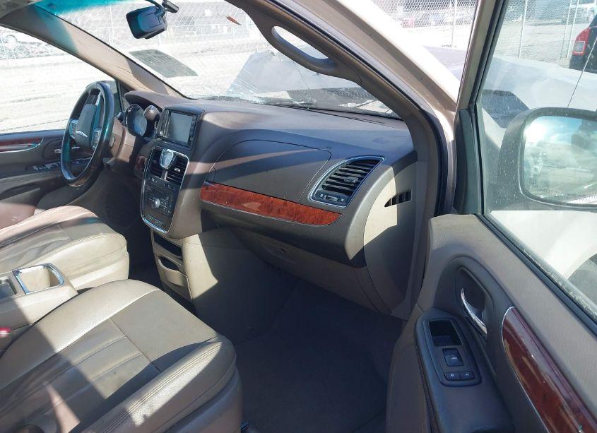 Photo 5 of 2013 Chrysler Town & COUNTRY TOURING (VIN 2C4RC1BG9DR753388)