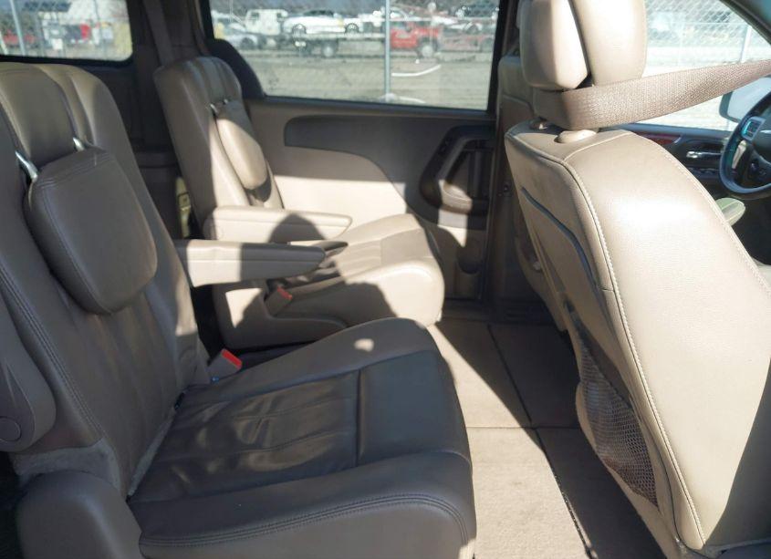 Photo 8 of 2013 Chrysler Town & COUNTRY TOURING (VIN 2C4RC1BG9DR753388)