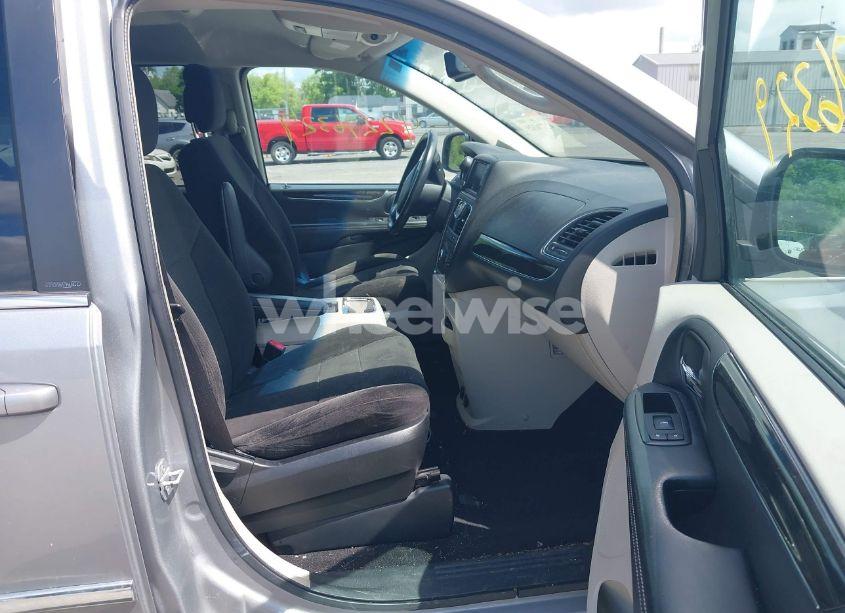 Photo 5 of 2013 Chrysler Town & COUNTRY TOURING (VIN 2C4RC1BG9DR753584)