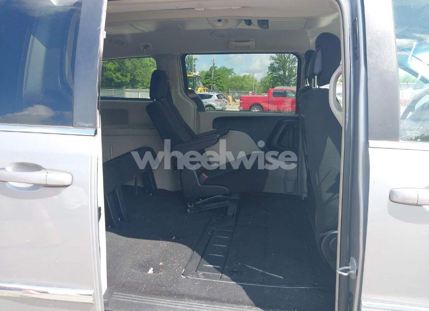 Photo 8 of 2013 Chrysler Town & COUNTRY TOURING (VIN 2C4RC1BG9DR753584)