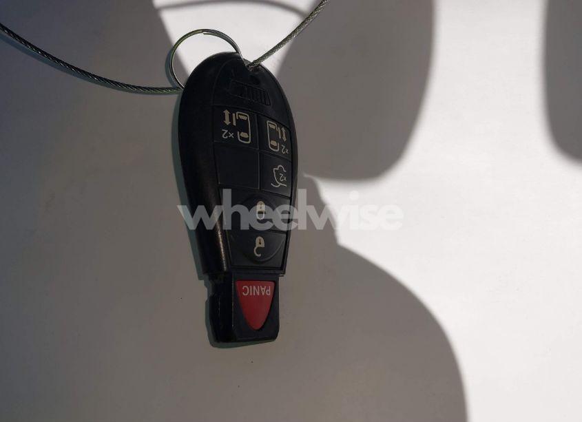 Photo 11 of 2013 Chrysler Town & COUNTRY TOURING (VIN 2C4RC1BG9DR777819)