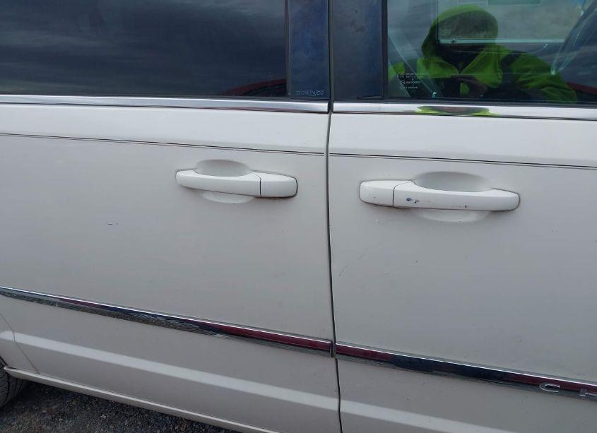 Photo 15 of 2013 Chrysler Town & COUNTRY TOURING (VIN 2C4RC1BG9DR778713)