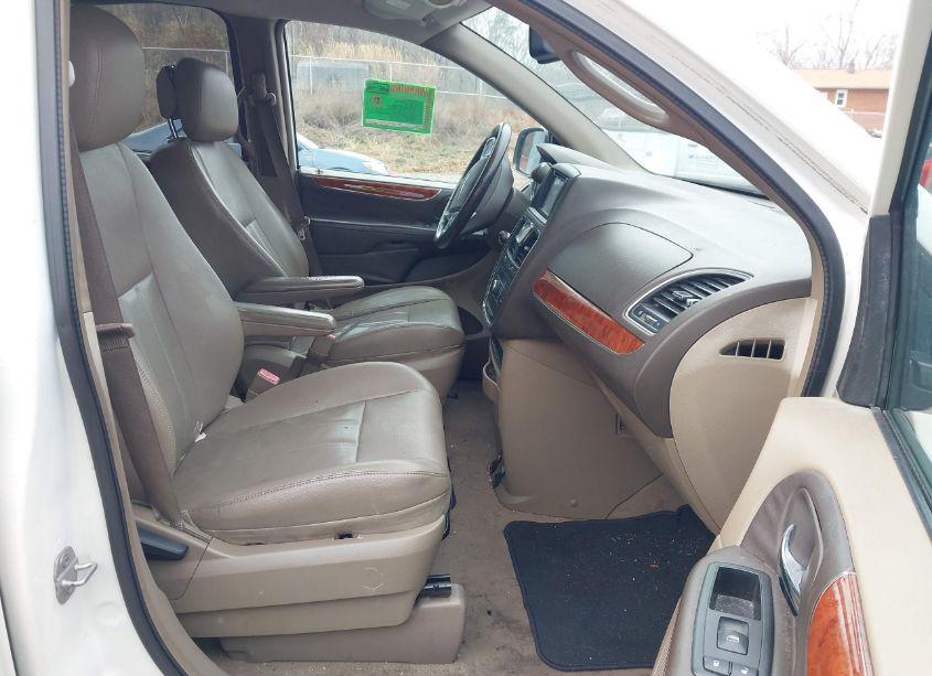 Photo 5 of 2013 Chrysler Town & COUNTRY TOURING (VIN 2C4RC1BG9DR778713)