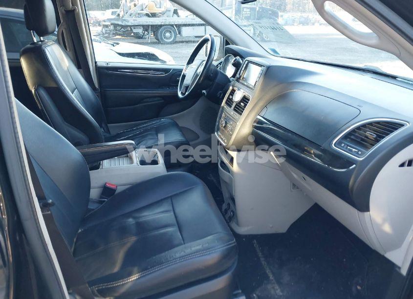 Photo 5 of 2013 Chrysler Town & COUNTRY TOURING (VIN 2C4RC1BG9DR783104)