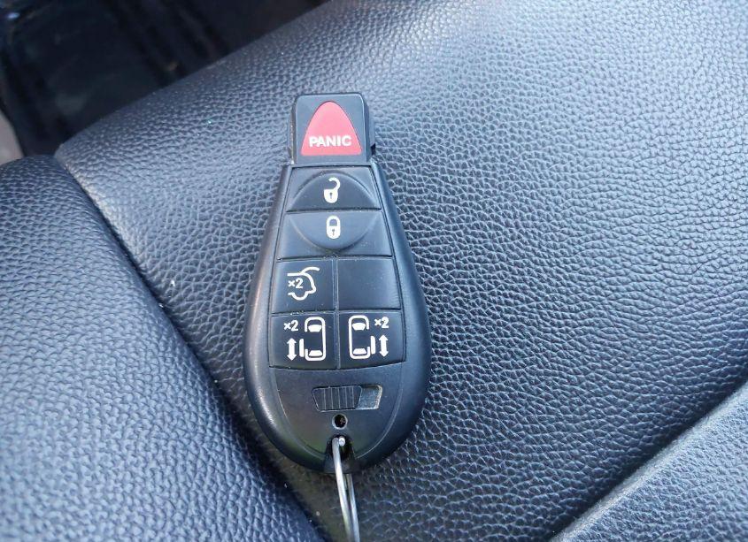 Photo 11 of 2013 Chrysler Town & COUNTRY TOURING (VIN 2C4RC1BG9DR797844)