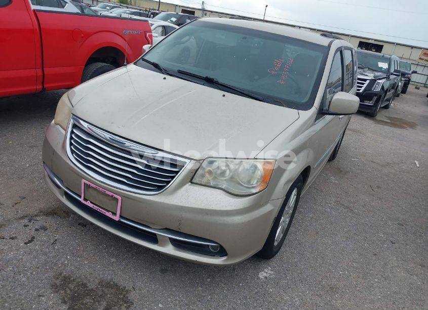 Photo 2 of 2014 Chrysler Town & COUNTRY TOURING (VIN 2C4RC1BG9ER131276)