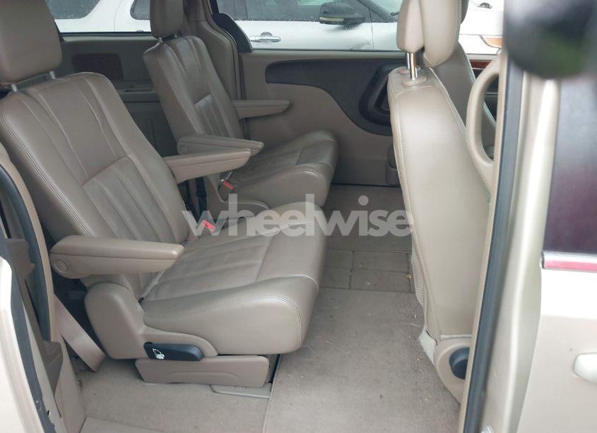 Photo 8 of 2014 Chrysler Town & COUNTRY TOURING (VIN 2C4RC1BG9ER131276)