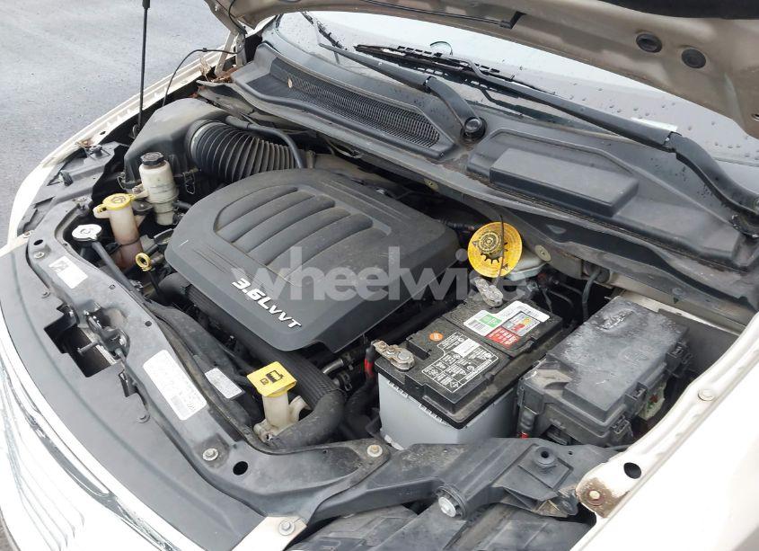 Photo 10 of 2014 Chrysler Town & COUNTRY TOURING (VIN 2C4RC1BG9ER157635)