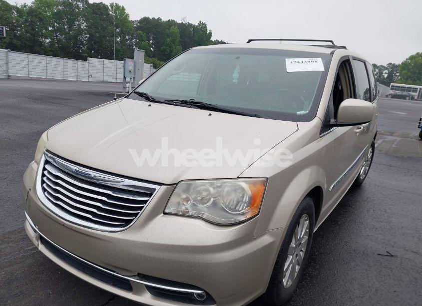 Photo 2 of 2014 Chrysler Town & COUNTRY TOURING (VIN 2C4RC1BG9ER157635)