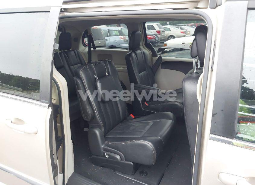 Photo 8 of 2014 Chrysler Town & COUNTRY TOURING (VIN 2C4RC1BG9ER157635)