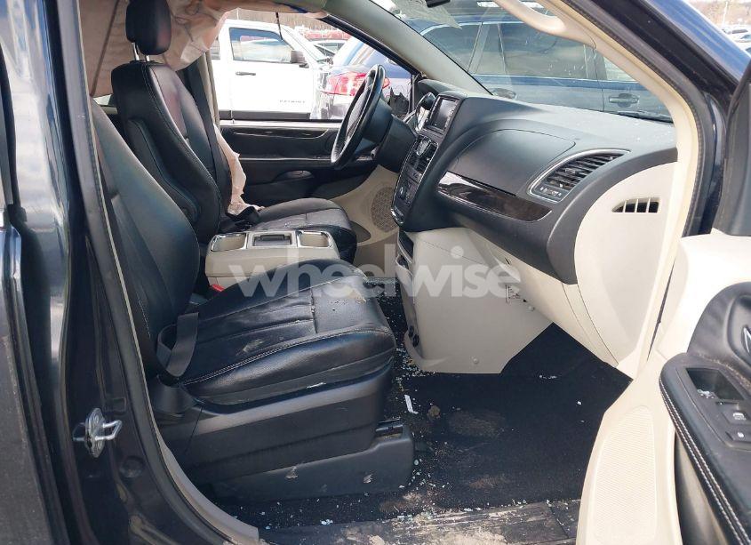 Photo 5 of 2014 Chrysler Town & COUNTRY TOURING (VIN 2C4RC1BG9ER218112)