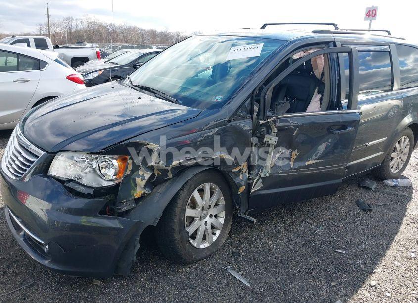 Photo 6 of 2014 Chrysler Town & COUNTRY TOURING (VIN 2C4RC1BG9ER218112)