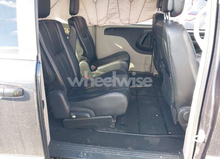 Photo 8 of 2014 Chrysler Town & COUNTRY TOURING (VIN 2C4RC1BG9ER218112)