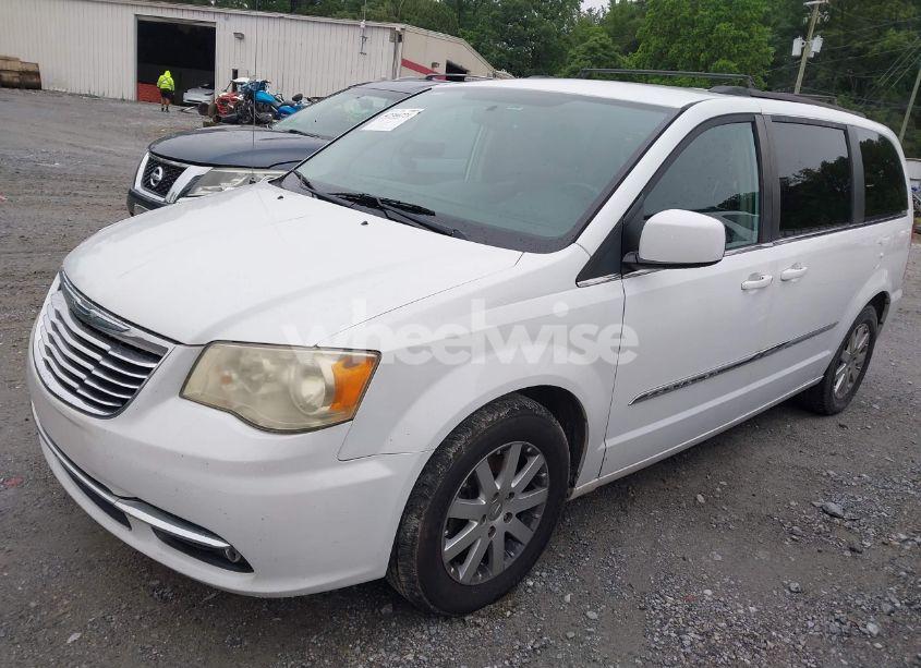 Photo 2 of 2014 Chrysler Town & COUNTRY TOURING (VIN 2C4RC1BG9ER271716)