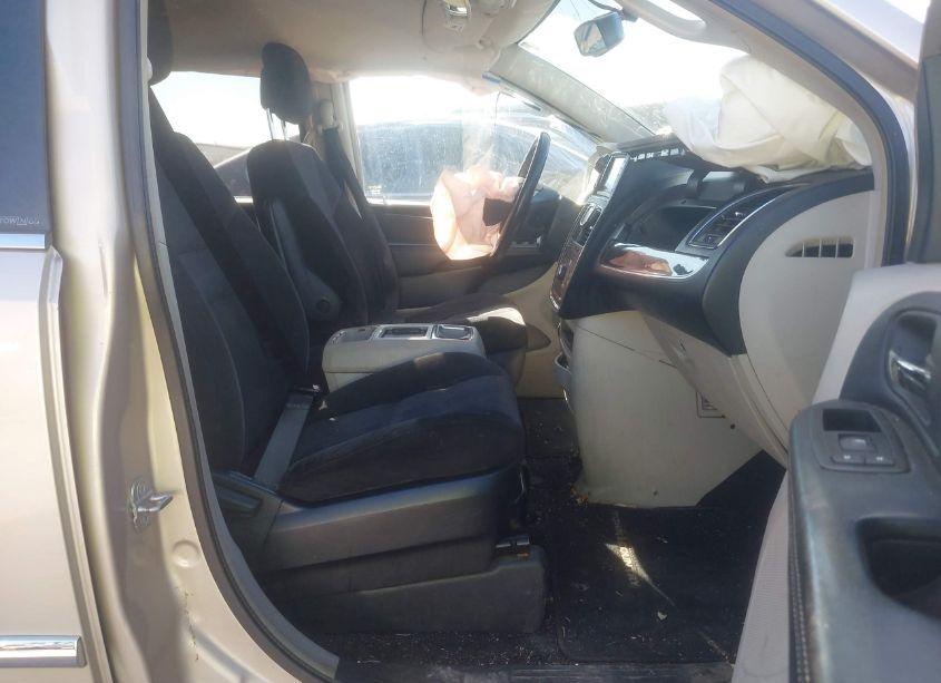 Photo 5 of 2014 Chrysler Town & COUNTRY TOURING (VIN 2C4RC1BG9ER274776)