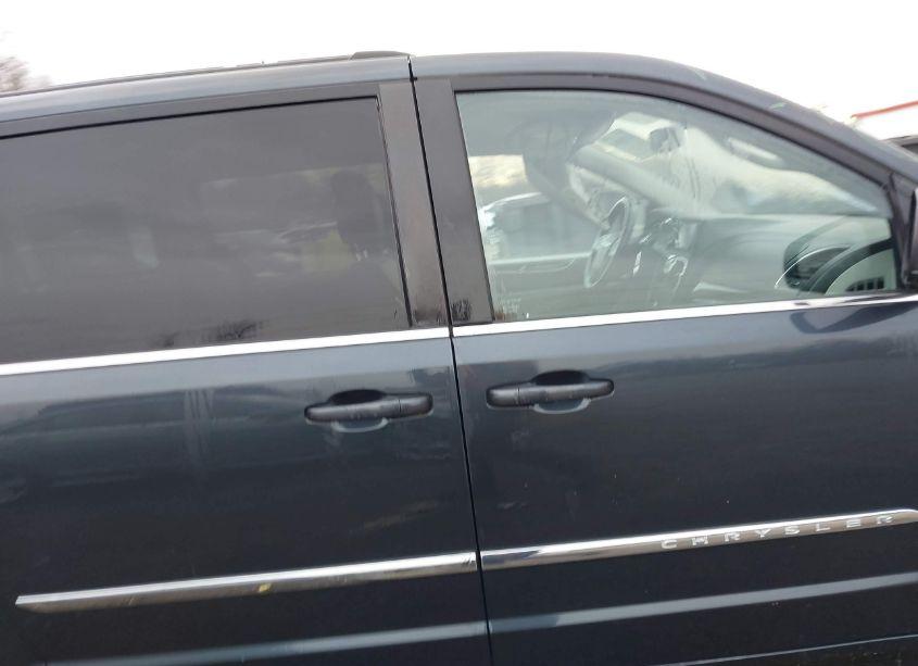 Photo 13 of 2014 Chrysler Town & COUNTRY TOURING (VIN 2C4RC1BG9ER277516)