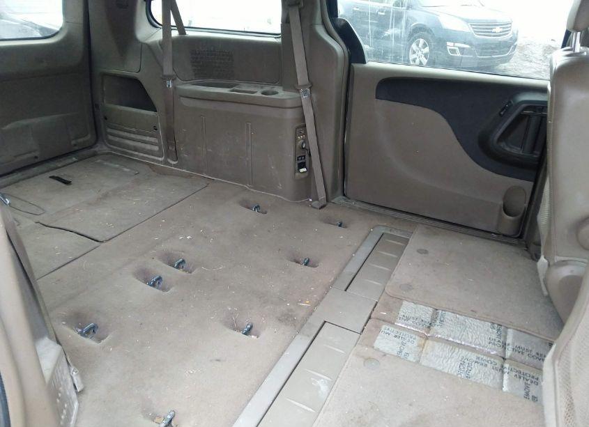 Photo 8 of 2014 Chrysler Town & COUNTRY TOURING (VIN 2C4RC1BG9ER307081)