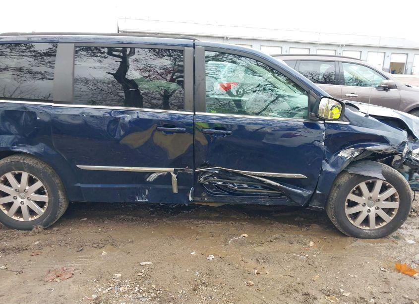 Photo 13 of 2014 Chrysler Town & COUNTRY TOURING (VIN 2C4RC1BG9ER318274)