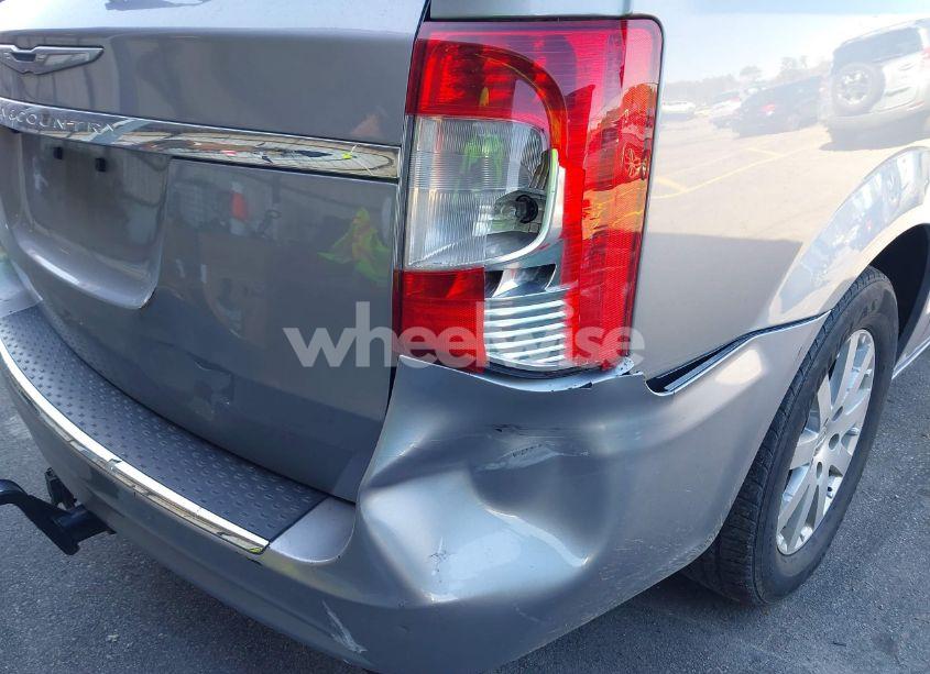 Photo 6 of 2014 Chrysler Town & COUNTRY TOURING (VIN 2C4RC1BG9ER324379)