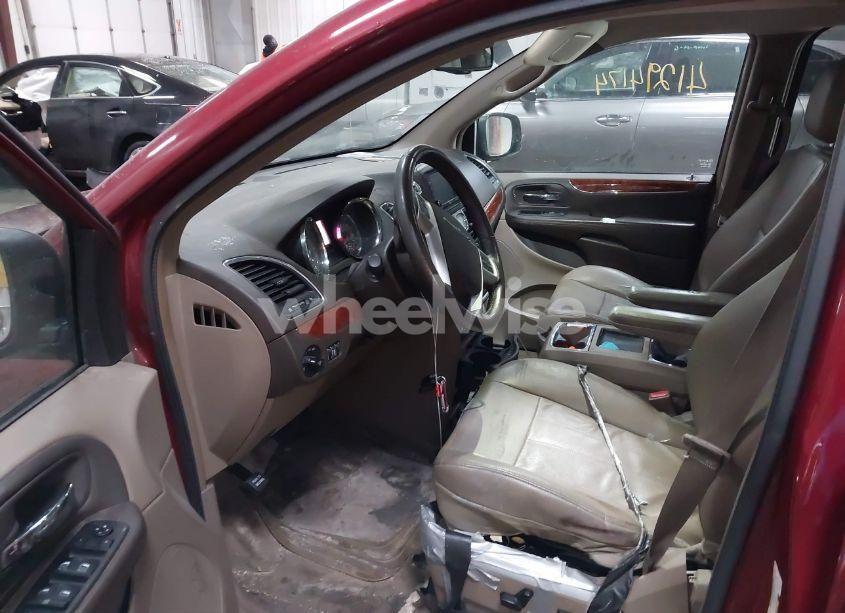 Photo 5 of 2014 Chrysler Town & COUNTRY TOURING (VIN 2C4RC1BG9ER326195)