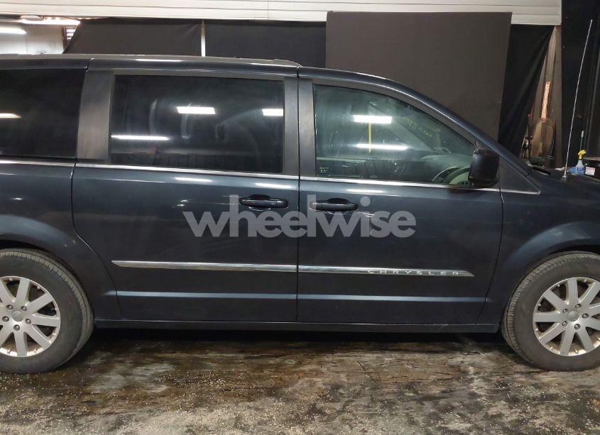 Photo 13 of 2014 Chrysler Town & COUNTRY TOURING (VIN 2C4RC1BG9ER364252)