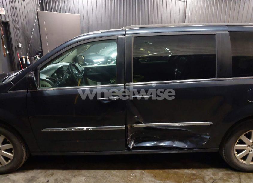 Photo 14 of 2014 Chrysler Town & COUNTRY TOURING (VIN 2C4RC1BG9ER364252)