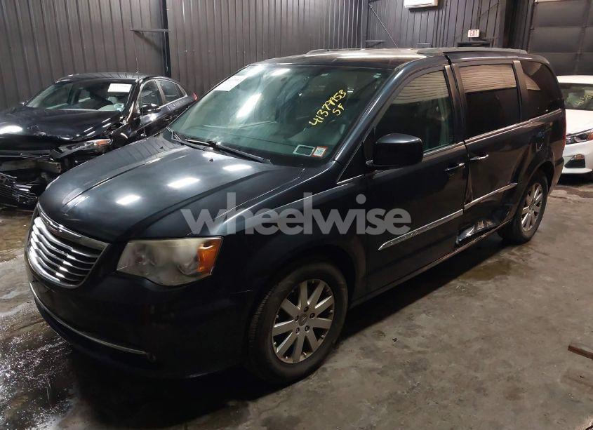 Photo 2 of 2014 Chrysler Town & COUNTRY TOURING (VIN 2C4RC1BG9ER364252)