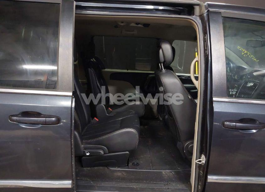 Photo 8 of 2014 Chrysler Town & COUNTRY TOURING (VIN 2C4RC1BG9ER364252)