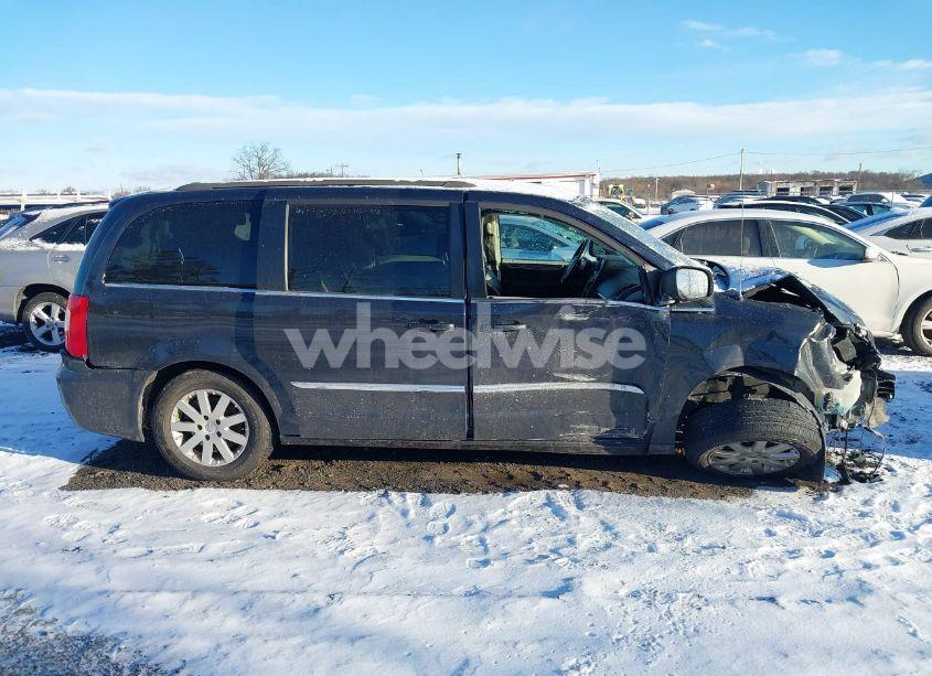 Photo 13 of 2014 Chrysler Town & COUNTRY TOURING (VIN 2C4RC1BG9ER396778)