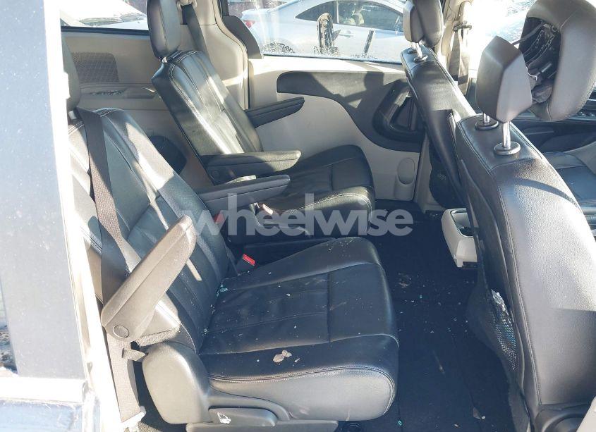 Photo 8 of 2014 Chrysler Town & COUNTRY TOURING (VIN 2C4RC1BG9ER396778)