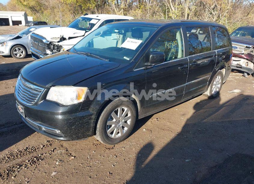 Photo 2 of 2014 Chrysler Town & COUNTRY TOURING (VIN 2C4RC1BG9ER399308)
