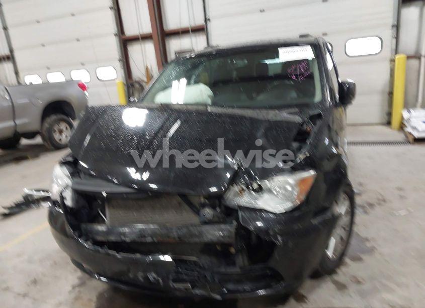 Photo 13 of 2014 Chrysler Town & COUNTRY TOURING (VIN 2C4RC1BG9ER409299)