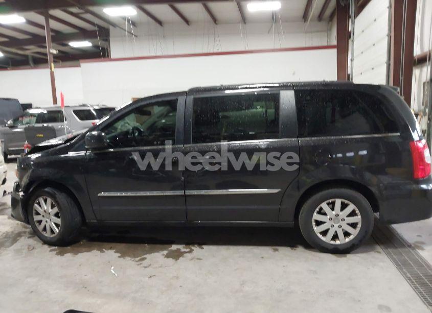 Photo 15 of 2014 Chrysler Town & COUNTRY TOURING (VIN 2C4RC1BG9ER409299)