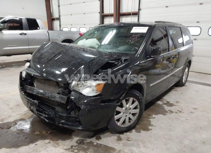 Photo 2 of 2014 Chrysler Town & COUNTRY TOURING (VIN 2C4RC1BG9ER409299)