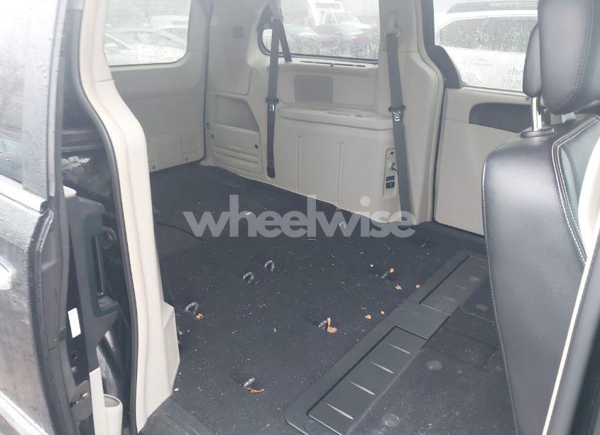 Photo 8 of 2014 Chrysler Town & COUNTRY TOURING (VIN 2C4RC1BG9ER412641)