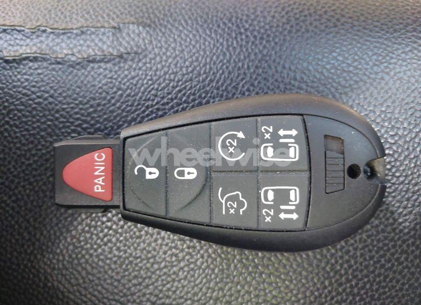 Photo 11 of 2014 Chrysler Town & COUNTRY TOURING (VIN 2C4RC1BG9ER435563)